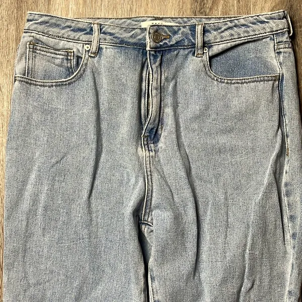 PacSun Mom Jeans Size 30 - Image 3