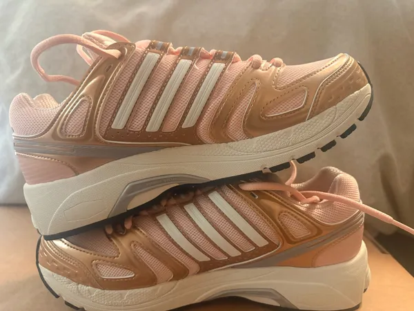 Adidas Adistar Controls Blush Pink and Gold - Size 7.5 - Image 3