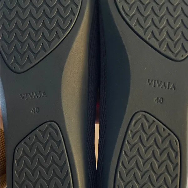 VIVAIA Margot Walker Lightweight Square-Toe V-Cut Flats in Vintage Blue Size 40 - Image 9