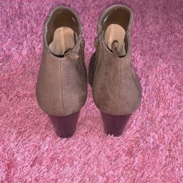 Gap Ankle Booties Brown Size 7 - Image 4