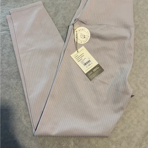 Vuori Light Purple Leggings - Image 2