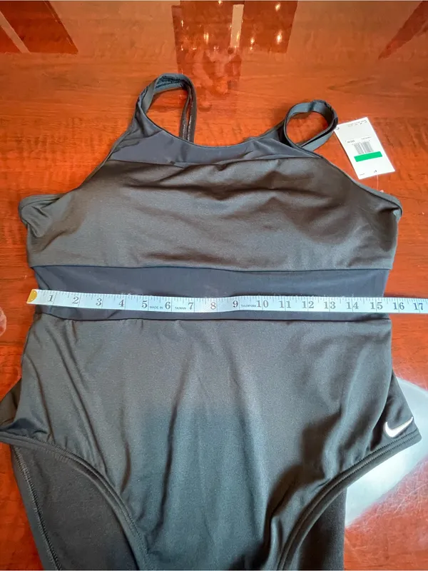 Nike Women's Mesh Inset One-Piece Swimsuit Black Tummy control Sz XL - Image 8