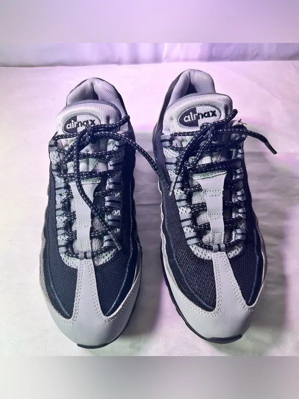 Nike womes 's Black & Gray Mesh Air Max 95 Sneakers - Image 5