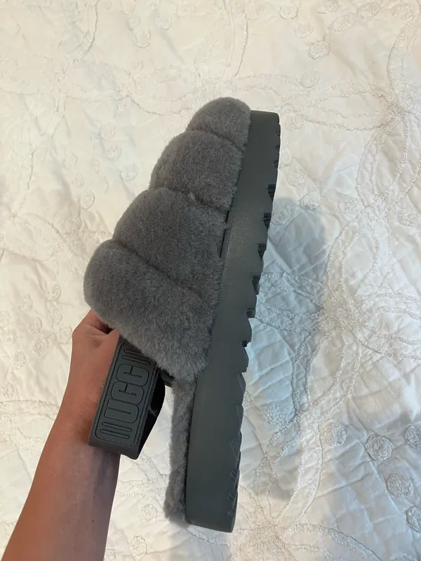 UGG Super Fluff Women’s Slippers (charcoal) - Image 2