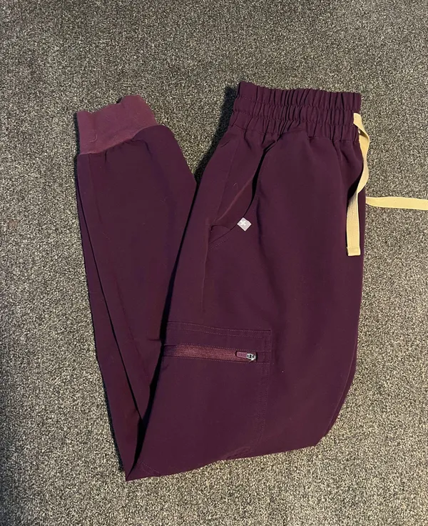 FIGS Scrubs Set - Image 2