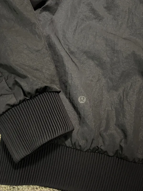 Lululemon Womens Reversible Insulated Bomber Jacket size large - Image 5