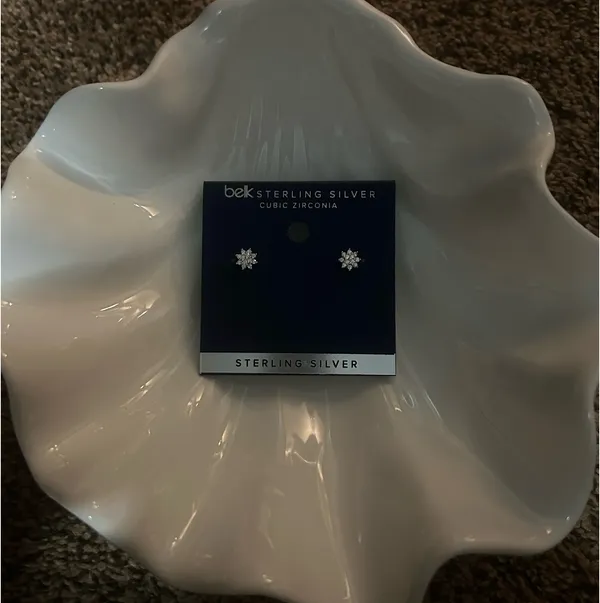 Belk Silverworks flower earrings  - Image 2