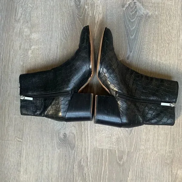 1 state Black Women's Jahmil Croc Embossed Leather High Block Heel Booties - Image 6