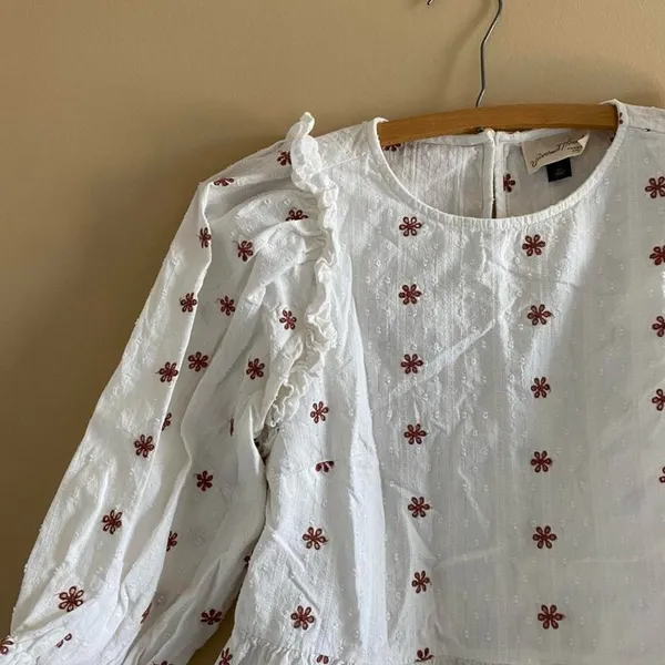 white cottage core floral embroidered blouse top - Image 4