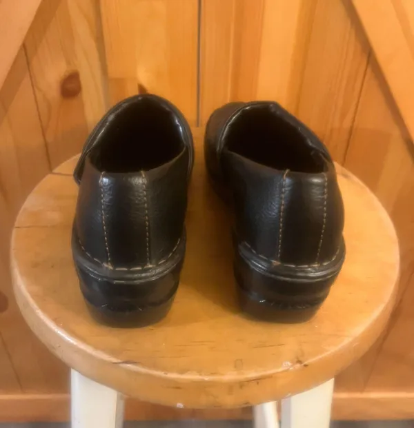 Sonoma Women's Size 9 Medium Black Leather Slip on Clogs Mules - Image 4