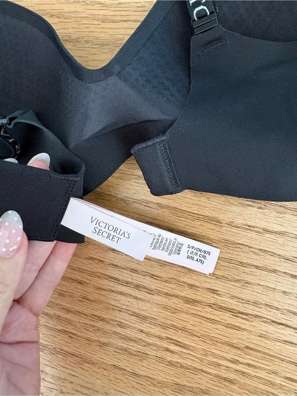 Victoria's Secret Black Smooth Molded Bra - Image 3