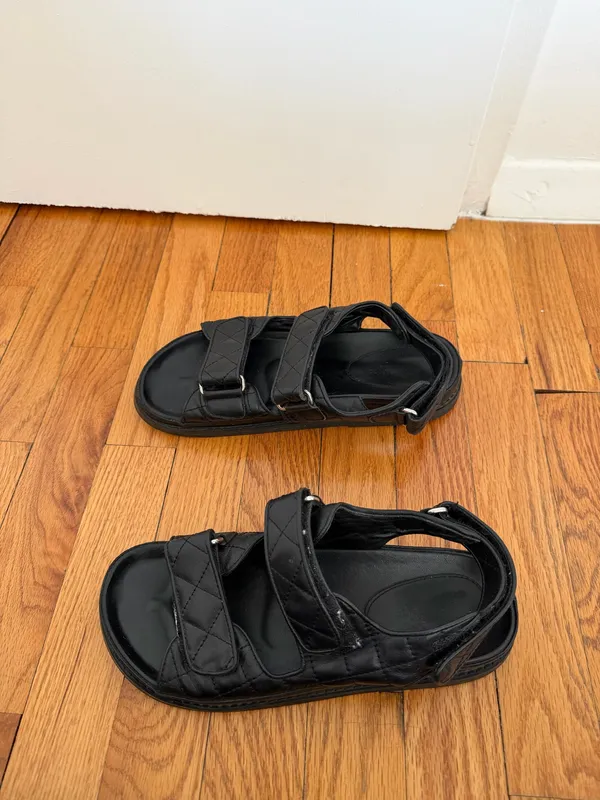 Tony Bianco hiranni quilted sandals black size 39 - Image 6