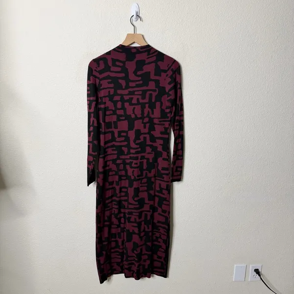 NWT Sweaty Betty Black Long Sleeve Jersey Knit Graphic Sweater Midi Dress Size 8 - Image 4