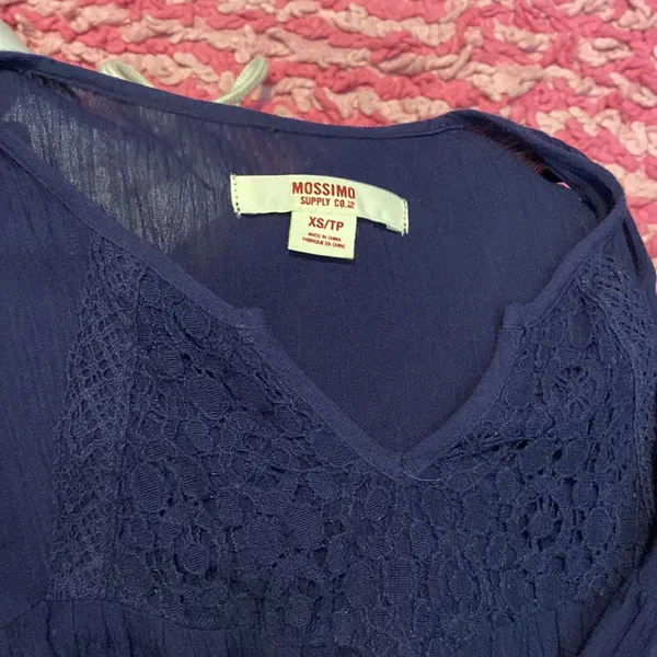 Sleeveless cute shirt Size XS - Image 2