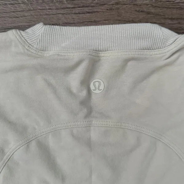 Lululemon Cinch Me Up Front Tank Springtime Green Ruched Cropped Top Size Small - Image 7