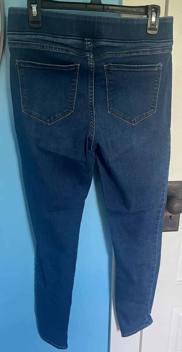 Old Navy Jeans - Image 2