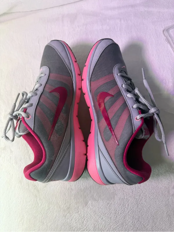 Nike Women’s Gray and Pink Athletic Sneakers - Image 8