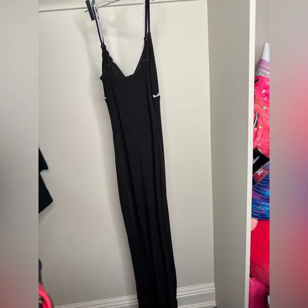 White Fox Boutique Black Maxi Dress with White Trim - Image 4