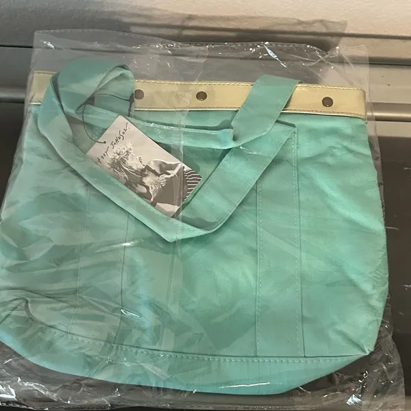 NWT Betsey Johnson XOX Shoulder Purse Teal And Gold Never Out The Bag - Image 4