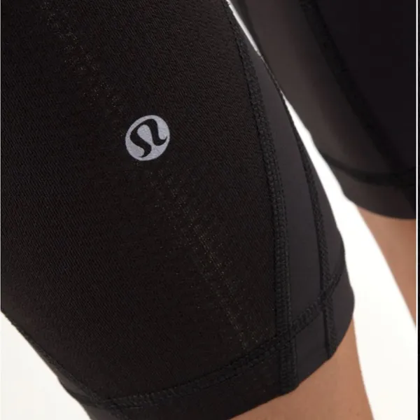 Lululemon Inspire Crop II *Luxtreme in Black size 8 - Image 9