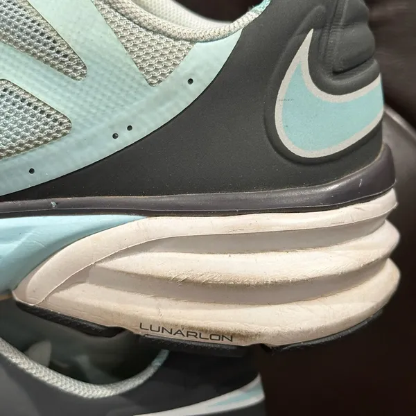 Nike Women's Mint Green Athletic Shoes - Image 7