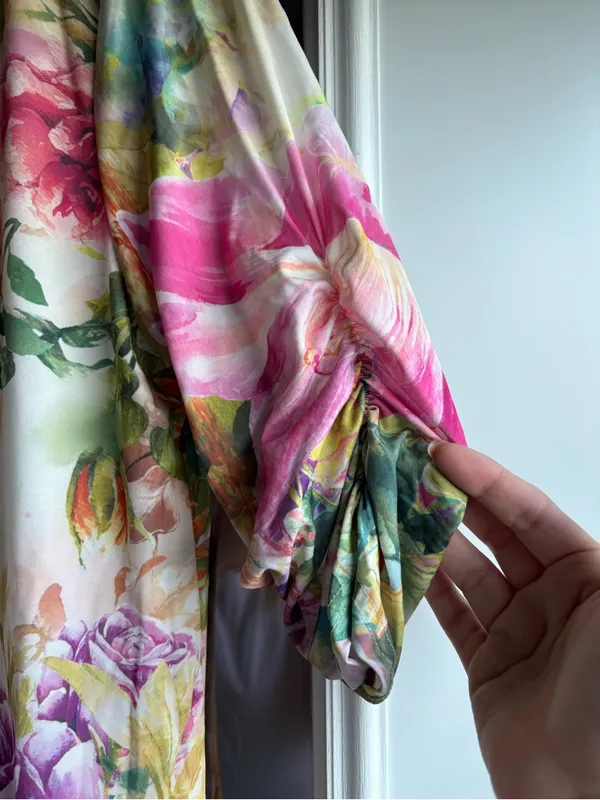 Lily Floral V-Neck Tunic in Cream, Pink, Purple and Green - Image 2