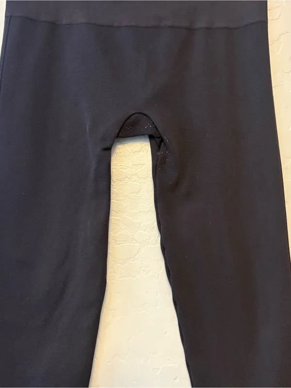 Spanx look at me now seamless leggings in black size large - Image 5