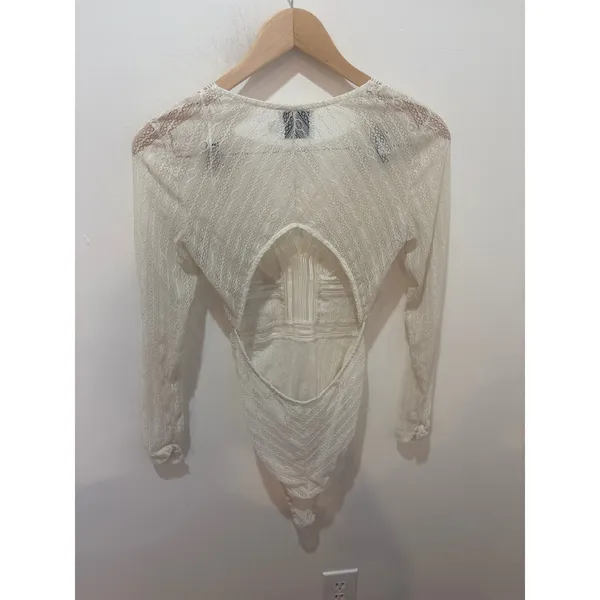 Hello Molly White Lace Long Sleeve Bodysuit Open Back‎ V-Neck Size 6 M AU10 - Image 3
