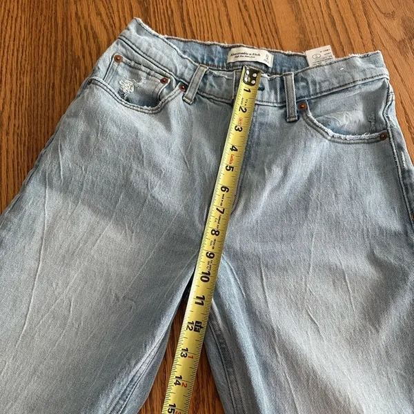 Abercrombie & Fitch 80s High Rise Mom Jeans Light Wash Waist 27” Ankle jeans - Image 8