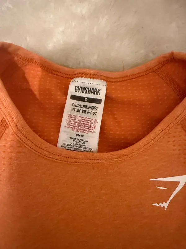 Gym Shark Orange set, Shorts and Long Sleeve Top, has thumb holes!! - Image 4