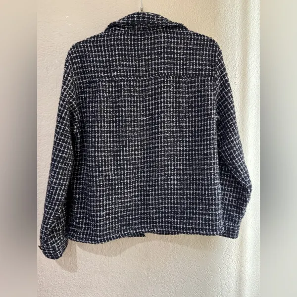 Cotton On blue and white tweed shirt jacket with a tan lining. Size M oversized - Image 9