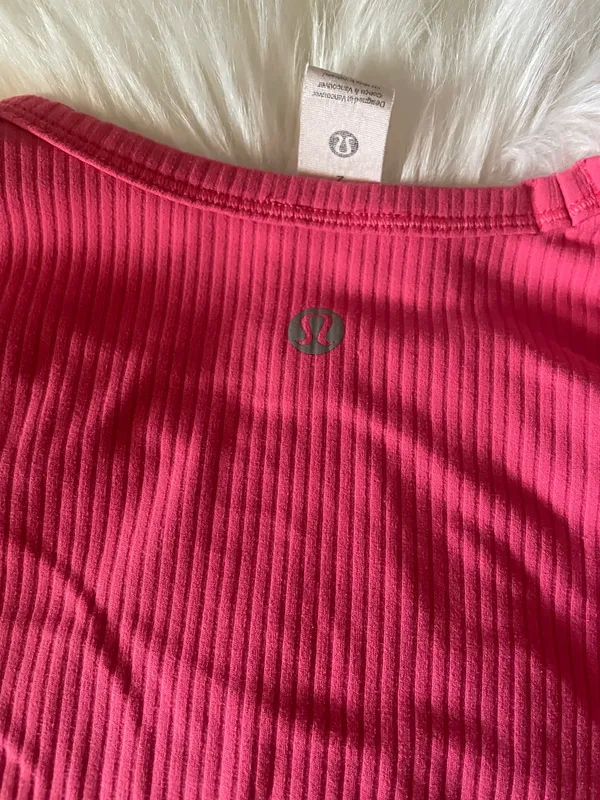 Lululemon All It Takes Short-Sleeve Shirt Nulu Lip Gloss - Image 7
