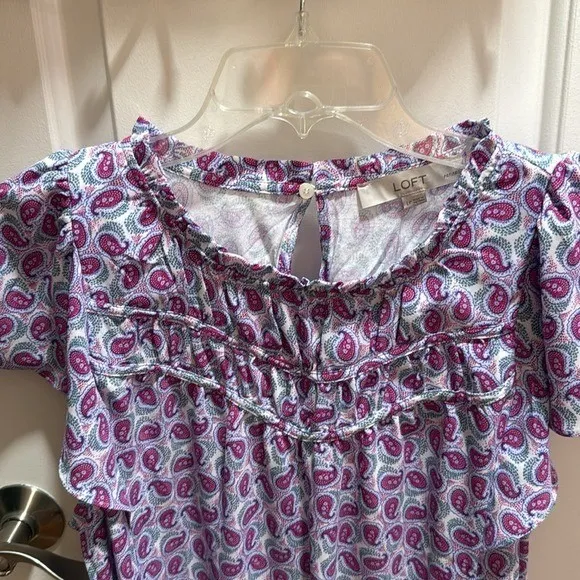 Loft Petites Purple Paisley Ruffle Neck Flutter Sleeve Blouse Top‎ LP NWT - Image 3