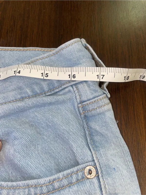 American Eagle 90s Skinny Jeans Women’s Size 12 Light Wash Distressed High Rise - Image 3