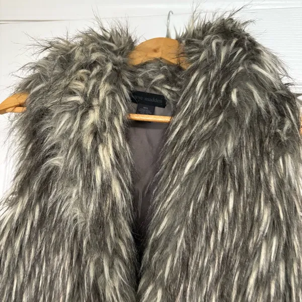 Steve‎ Madden Tan Faux Fur Vest Size M/L - Image 3