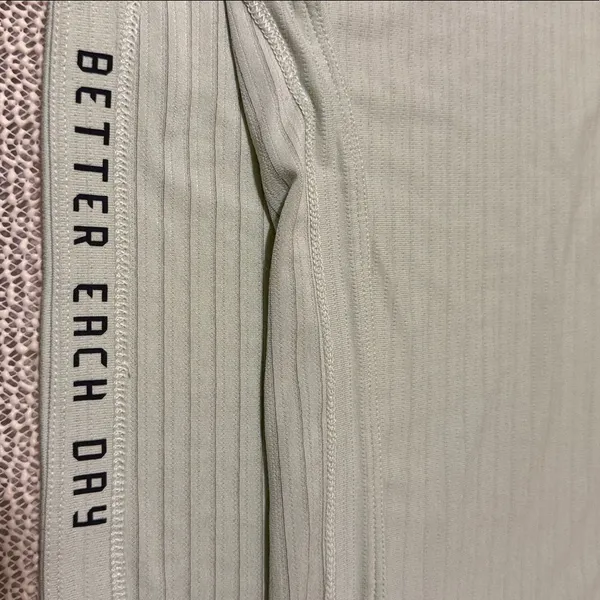 Lululemon Lightweight Training Racerback Tank Top Women's M Mint - Image 4