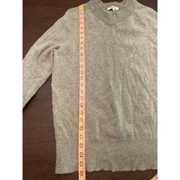 Madewell Vneck Gray Long Sleeve 100% Merino Wool Size‎ Small Fair Trade Factory - Image 5