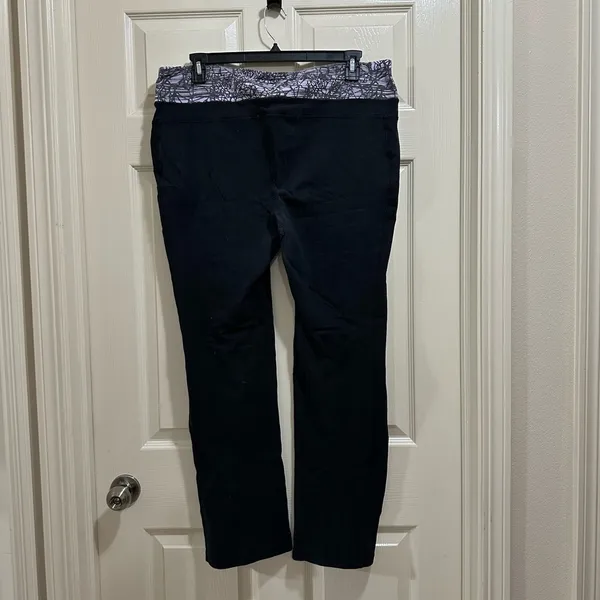 Old Navy active straight leg black yoga pants size XXL - Image 4