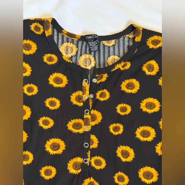 Rue21 Sunflower Print Women One Piece‎ - Image 3