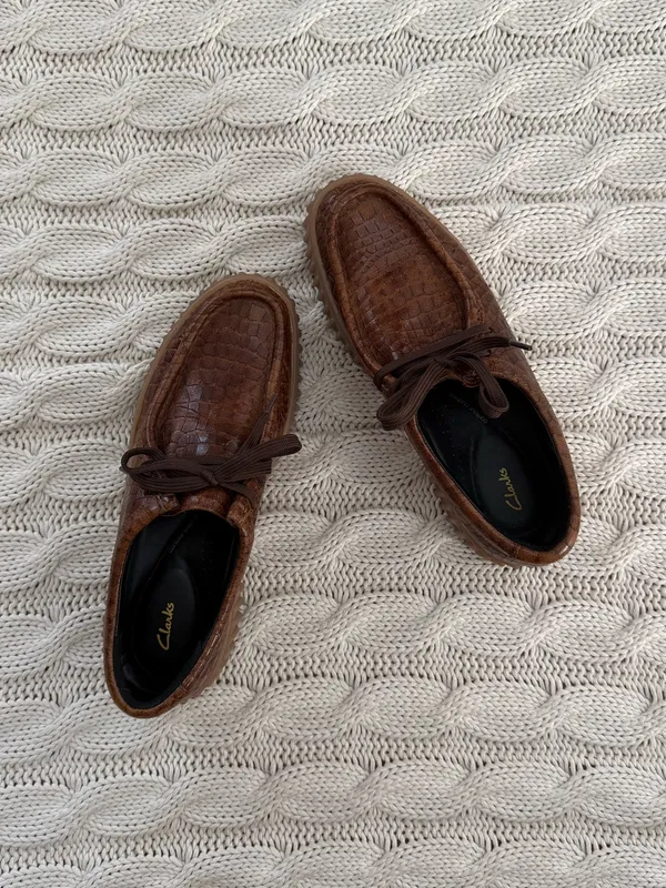 Clarks Women's Brown Textured Leather Platform Loafer - Image 3