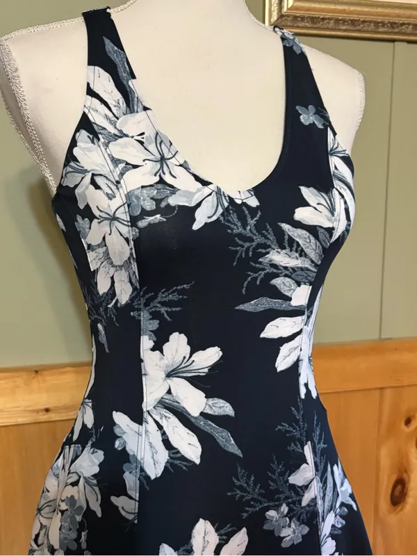 Abercrombie & Fitch Navy and White Floral Mini Dress size XS - Image 2