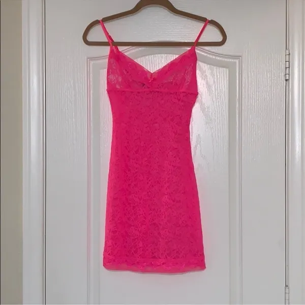 Victoria’s Secret Hot Pink Lace Chemise Slip Size Medium - Image 3