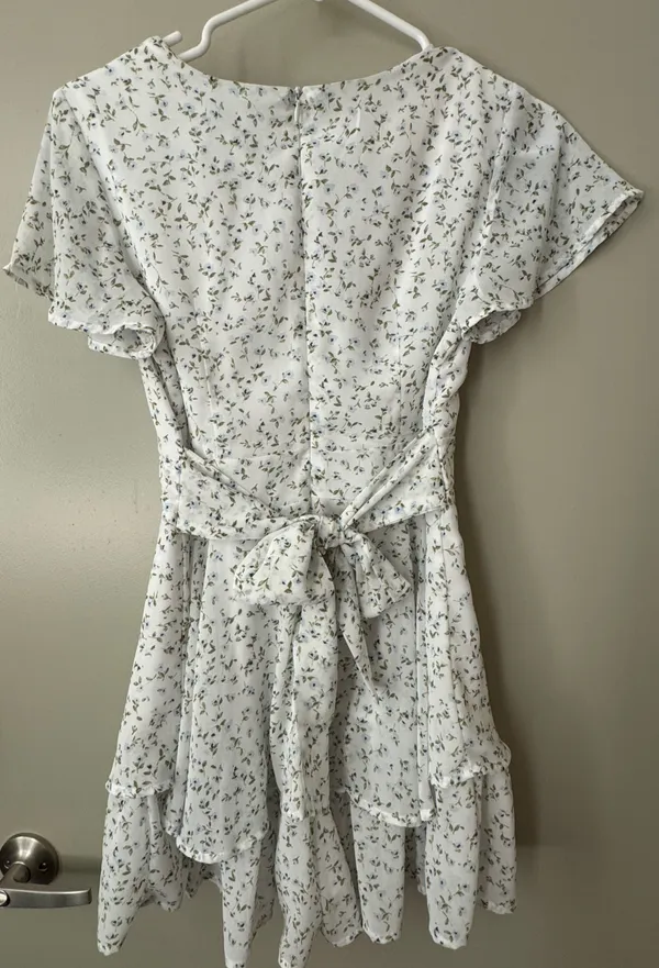 Francesca's Floral Romper - Image 2