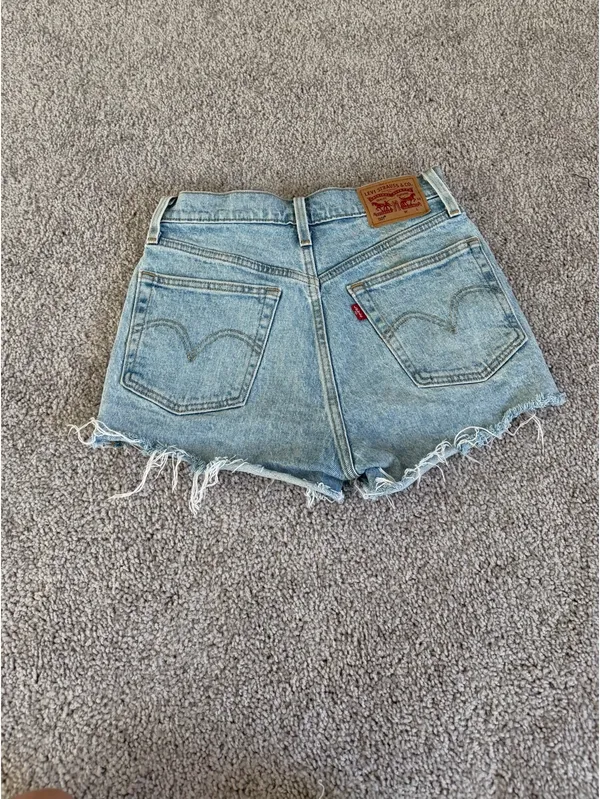 Levis shorts - Image 2