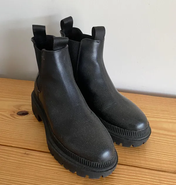H&M Chelsea Boots - Image 2