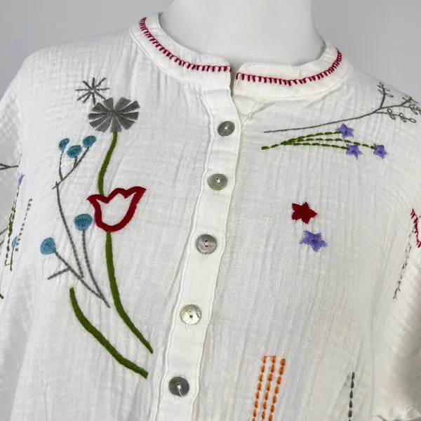NWOT Johnny Was Cotton Embroidered Short Sleeve Blouse Boho Chic White Size M - Image 9