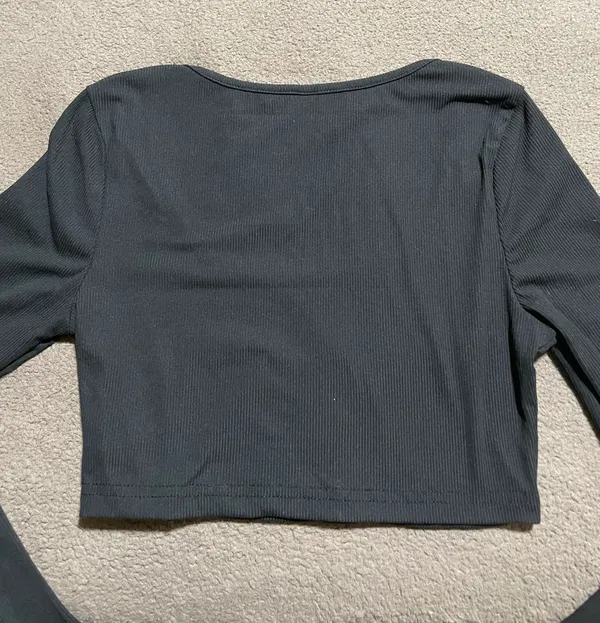- Black Basic Scoop Neck Solid Long Sleeve Crop Top - Image 2