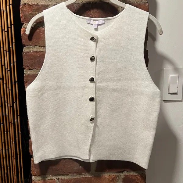 Minimalist Quiet Luxury White Button-Front Knit Vest Sweater Shell New M - Image 2