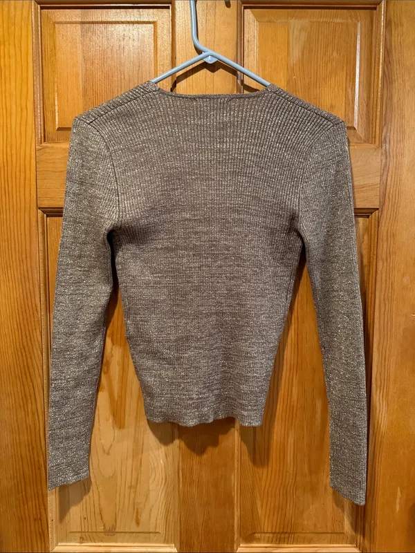 NWT pink rose wrap-front sweater size medium. - Image 6