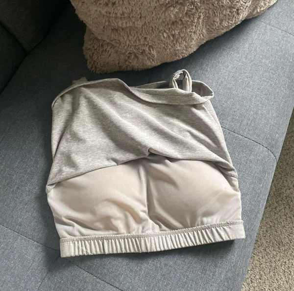 Boutique Beige crop workout top - Image 4